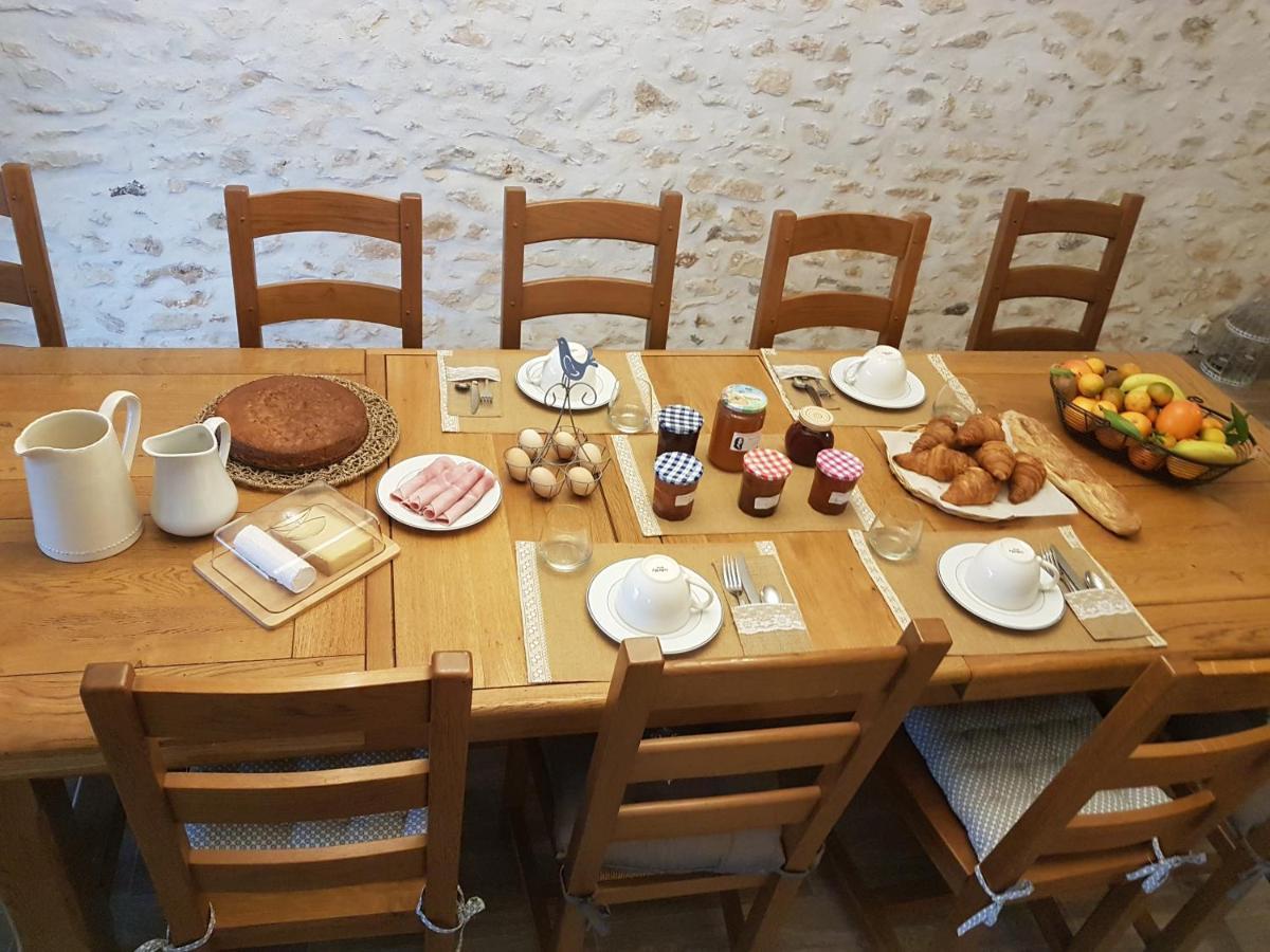 Le Pre De La Rue Bed & Breakfast Bouesse